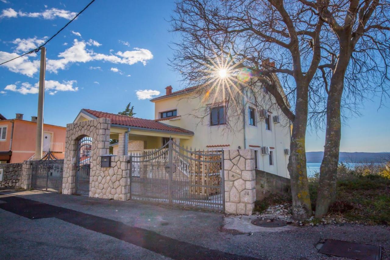 Apartament Sani *